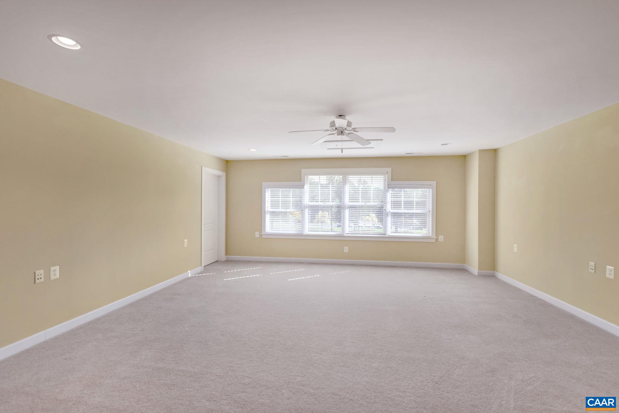 30 MULLIGAN LN