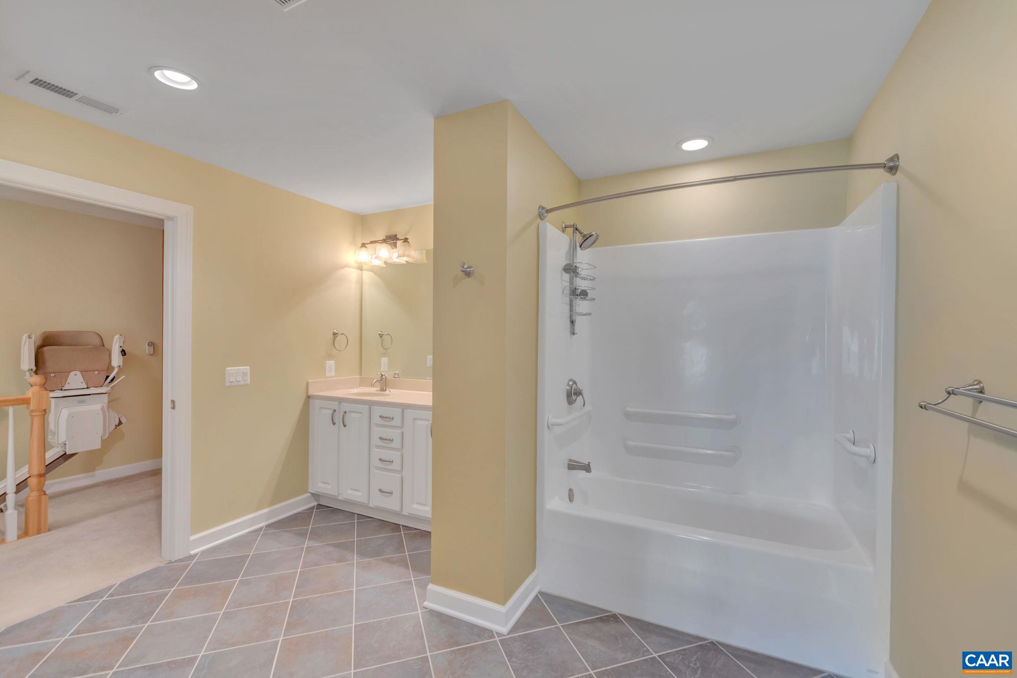 30 MULLIGAN LN