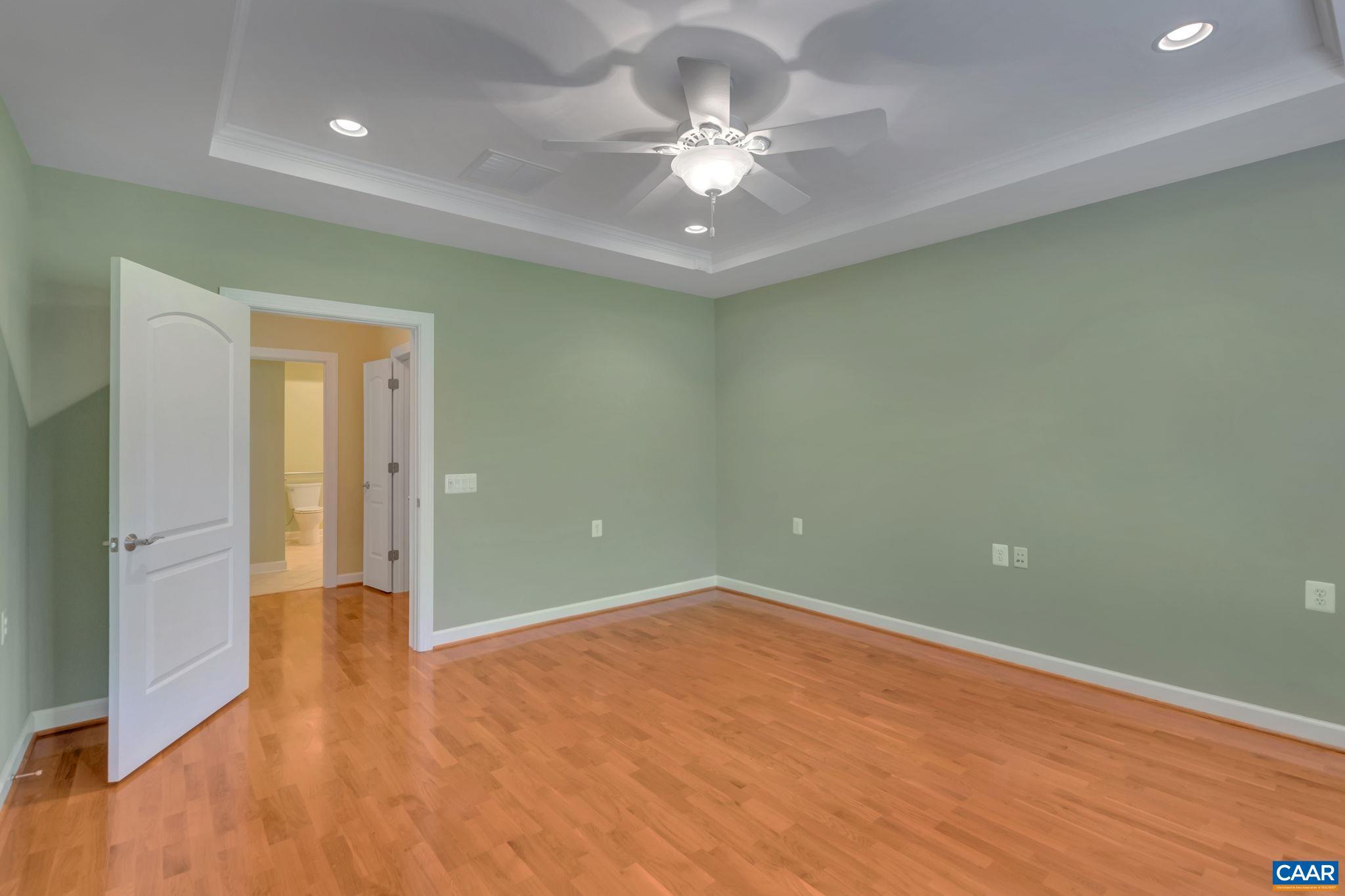 30 MULLIGAN LN