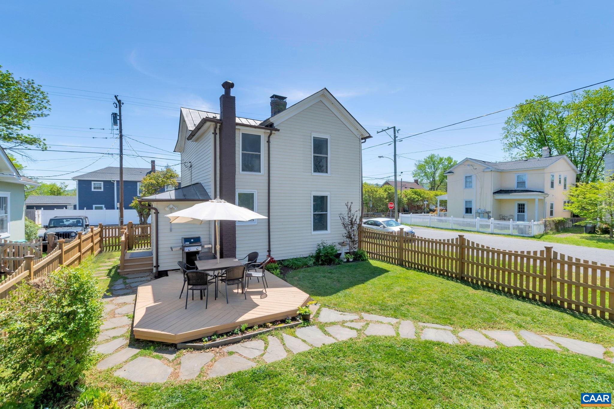 919 AVON ST