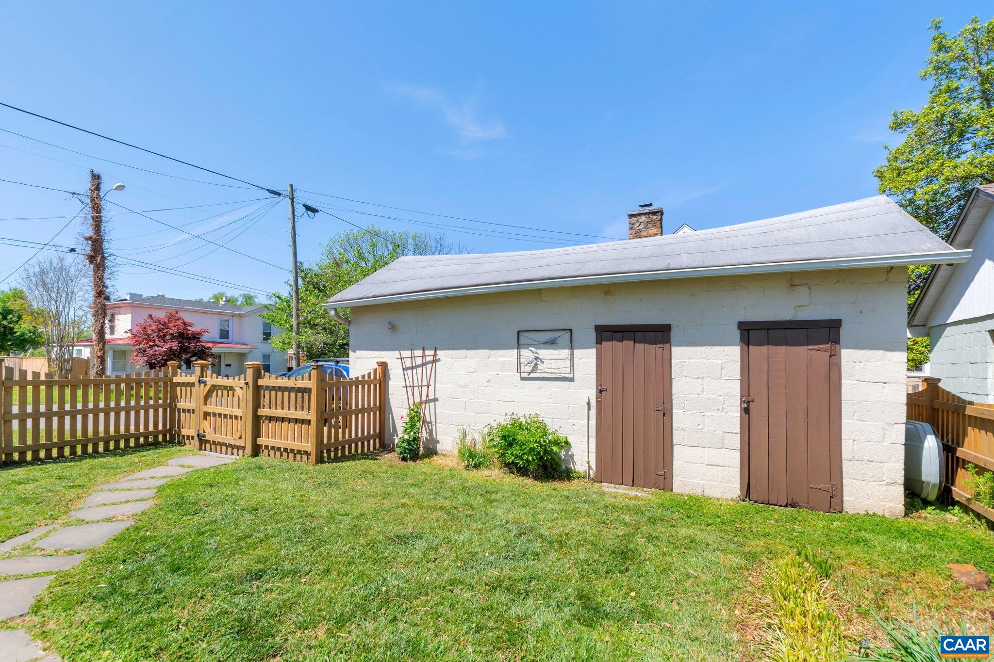 919 AVON ST