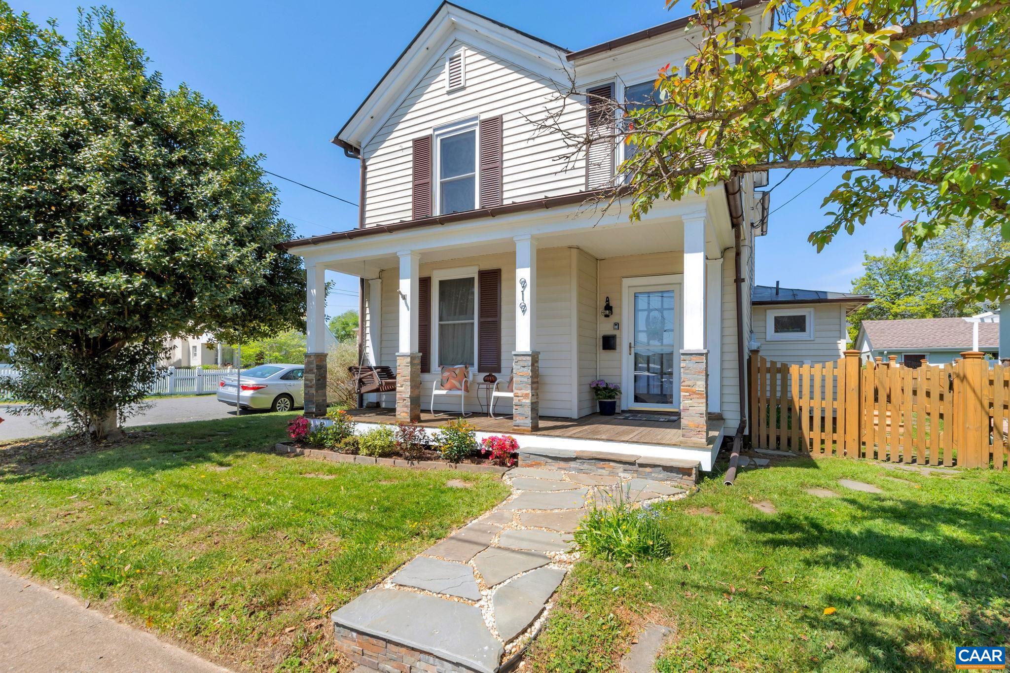 919 AVON ST