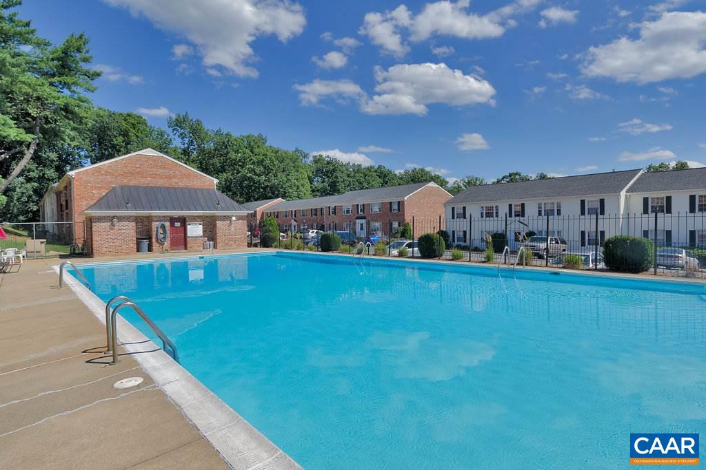 2420 BARRACKS PL Unit: 4