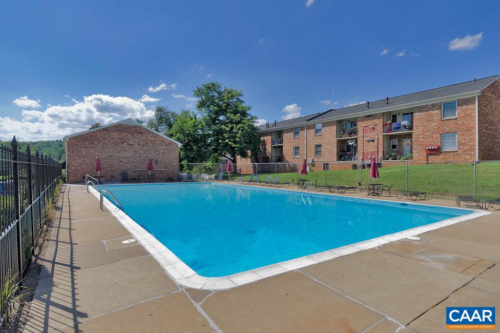 2420 BARRACKS PL Unit: 4