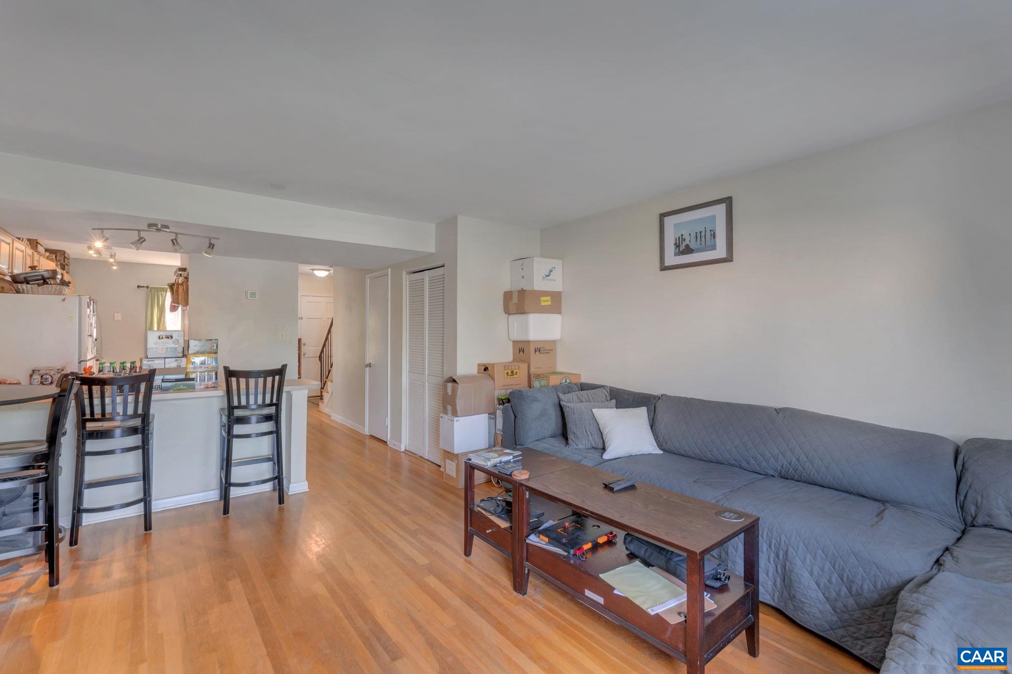 210 SAPONI LN Unit: 11