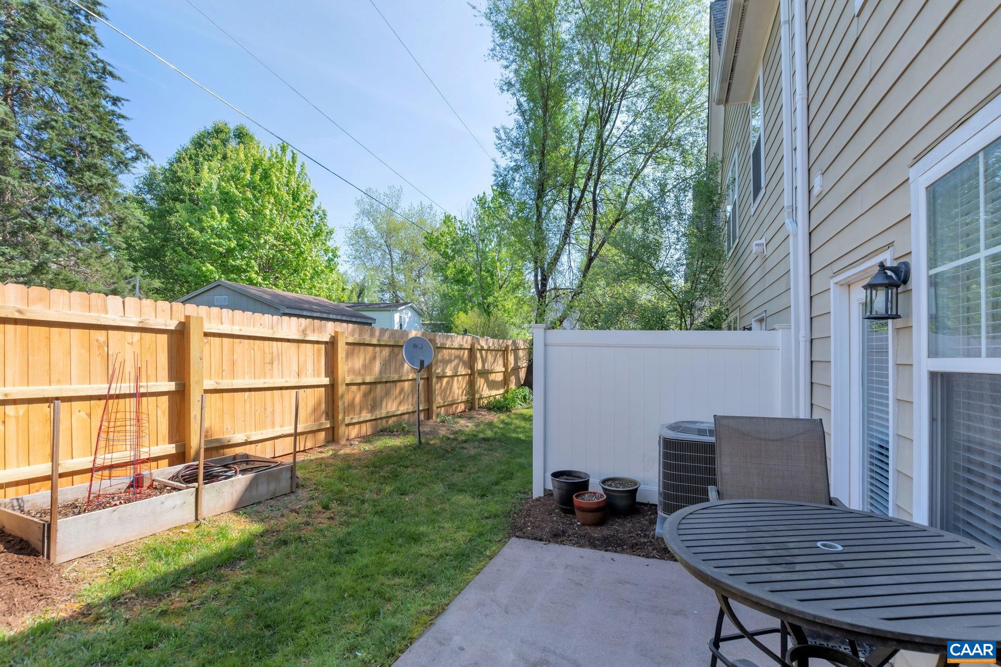 374 JOLIET CT