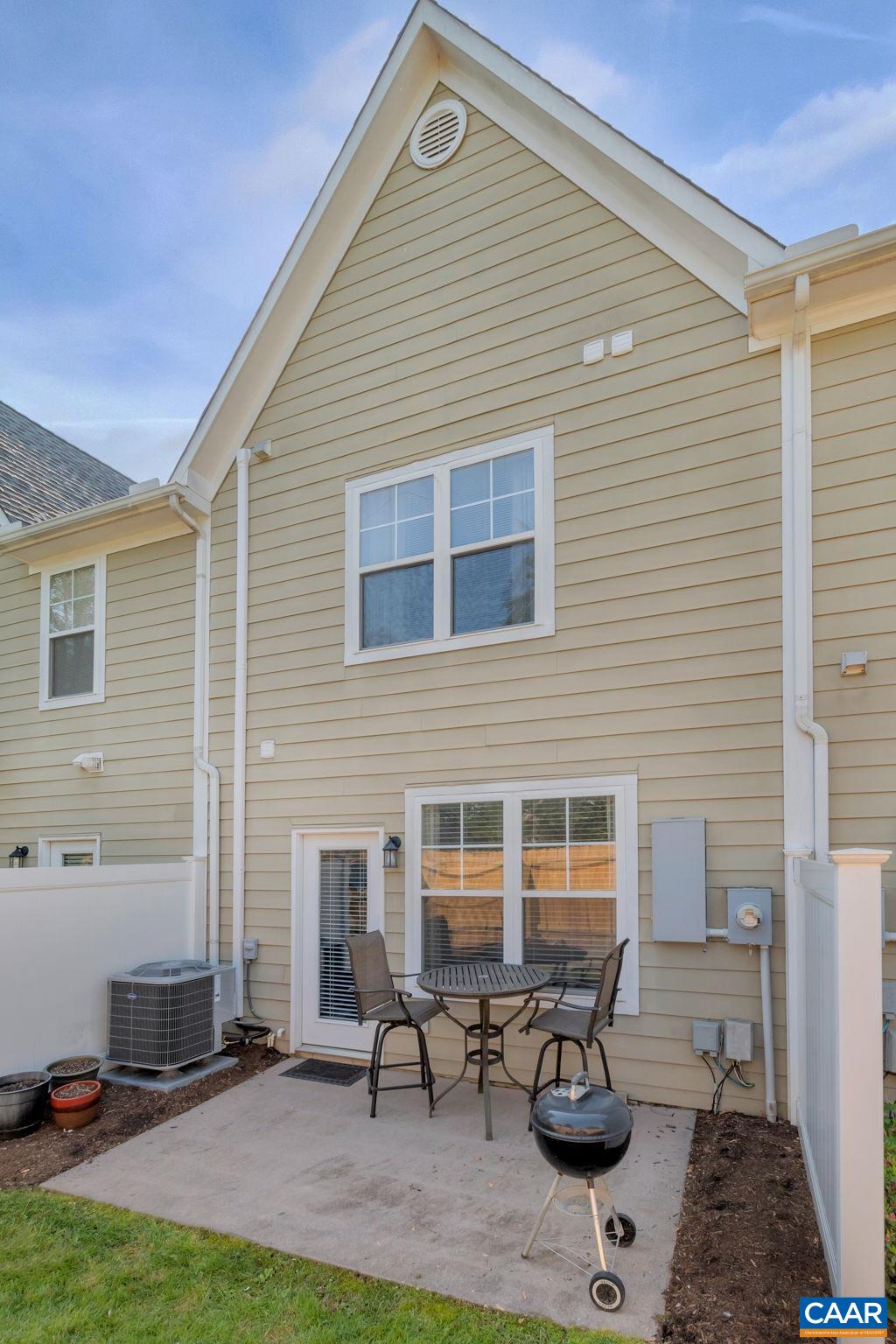374 JOLIET CT