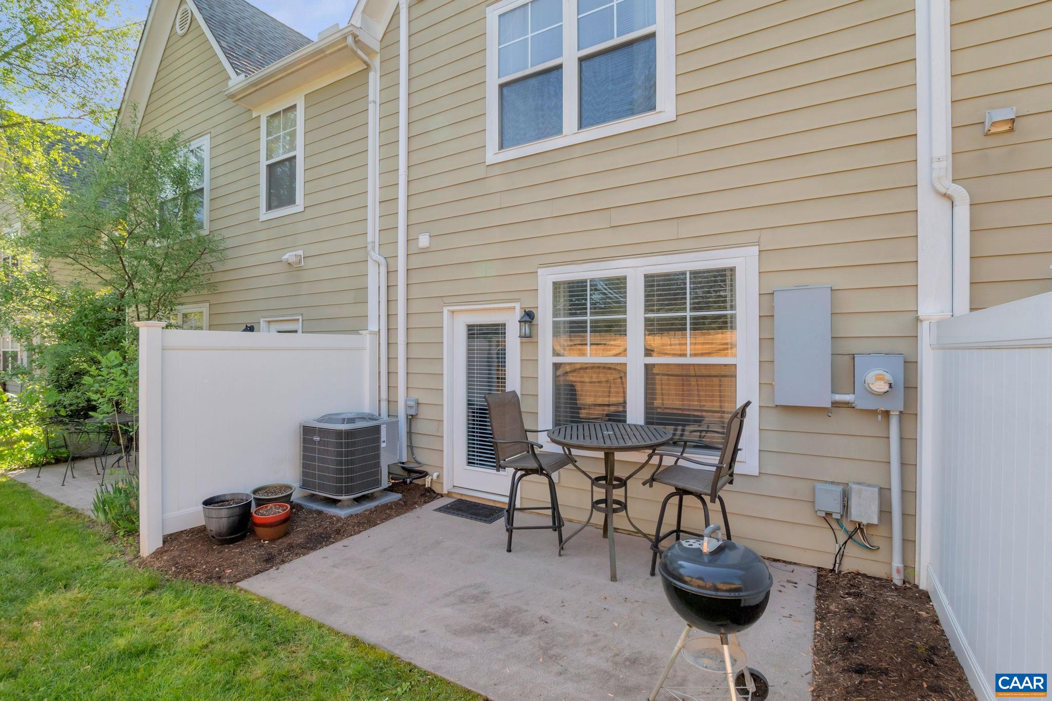 374 JOLIET CT
