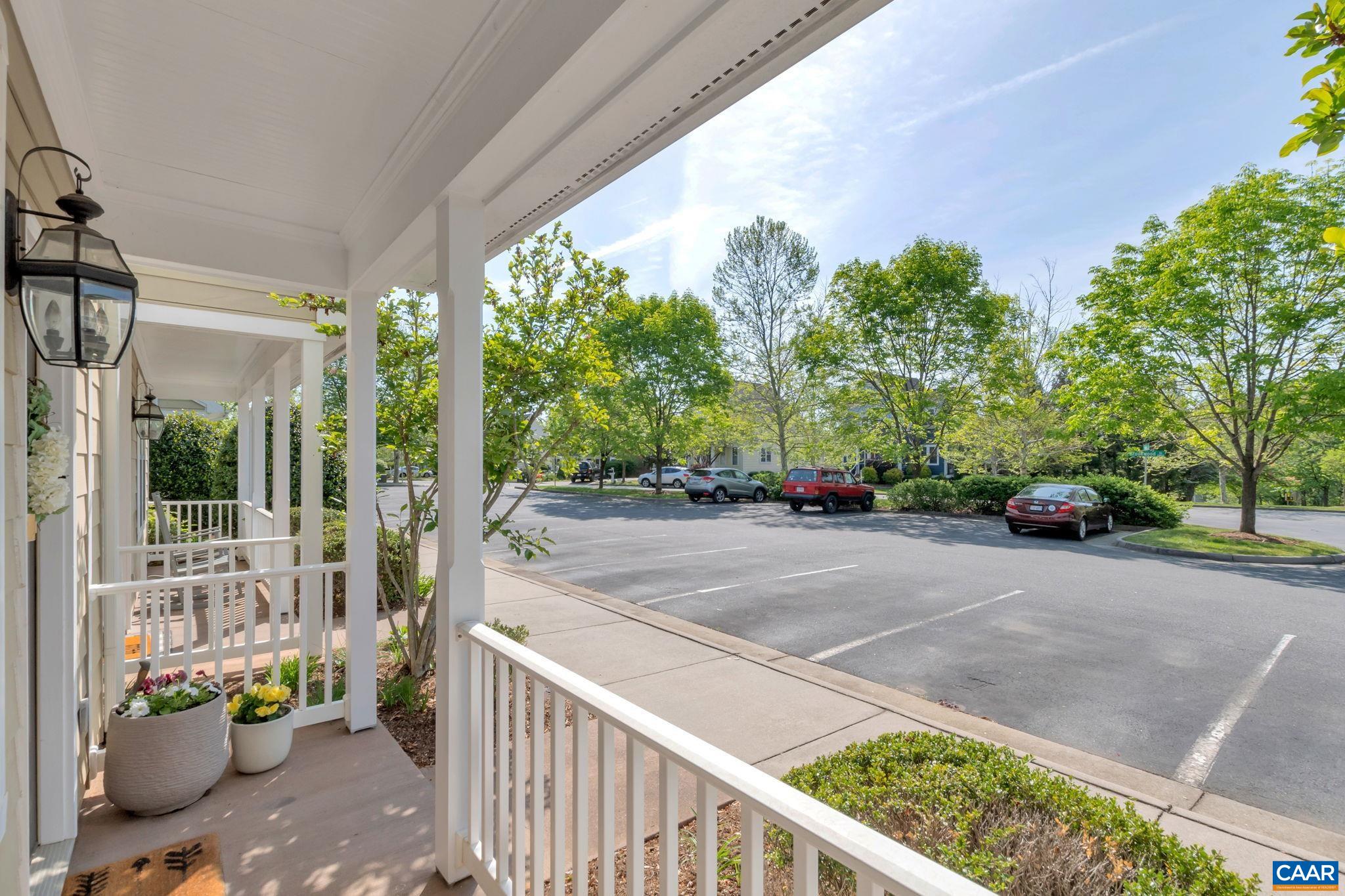 374 JOLIET CT