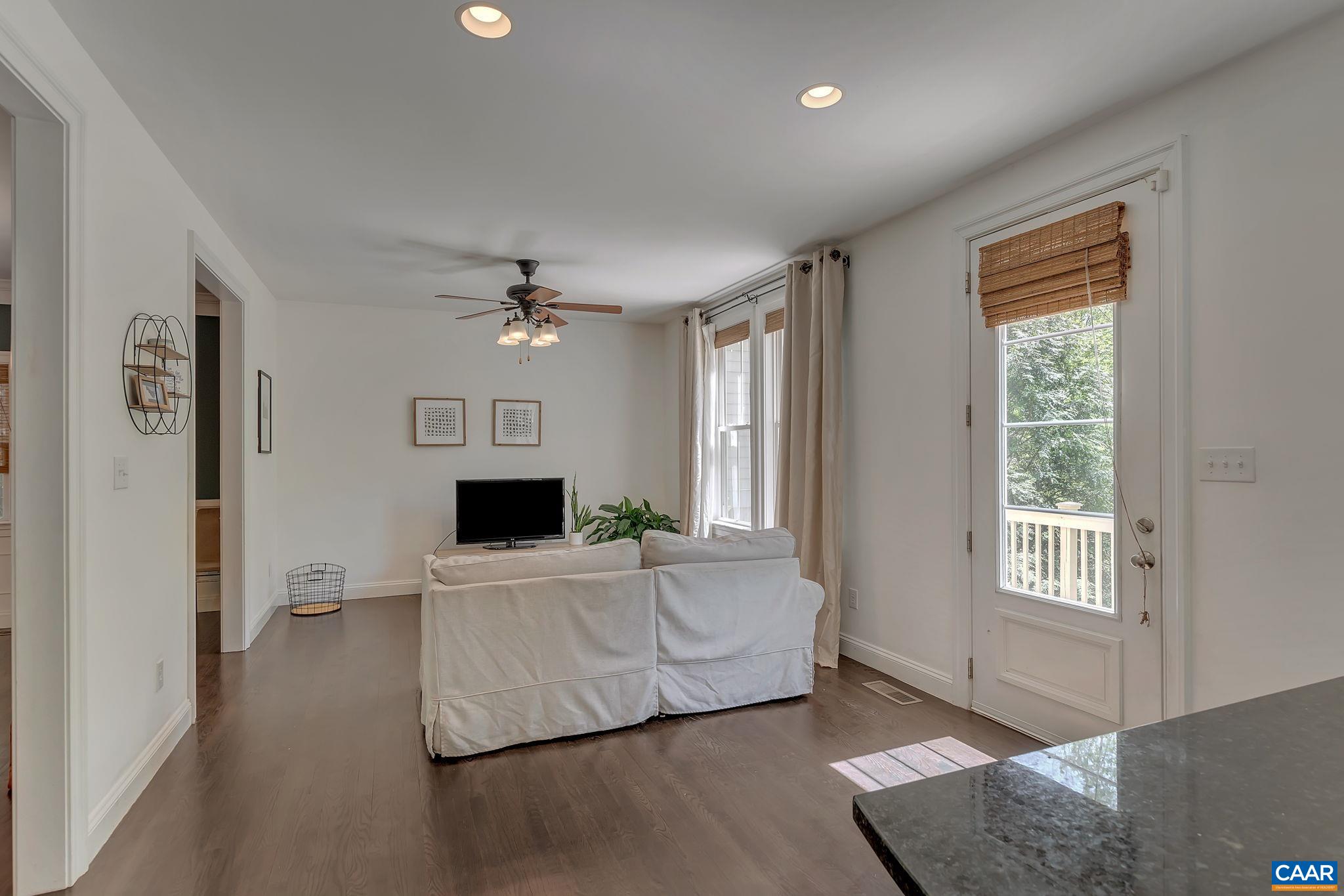 124 MORGAN CT