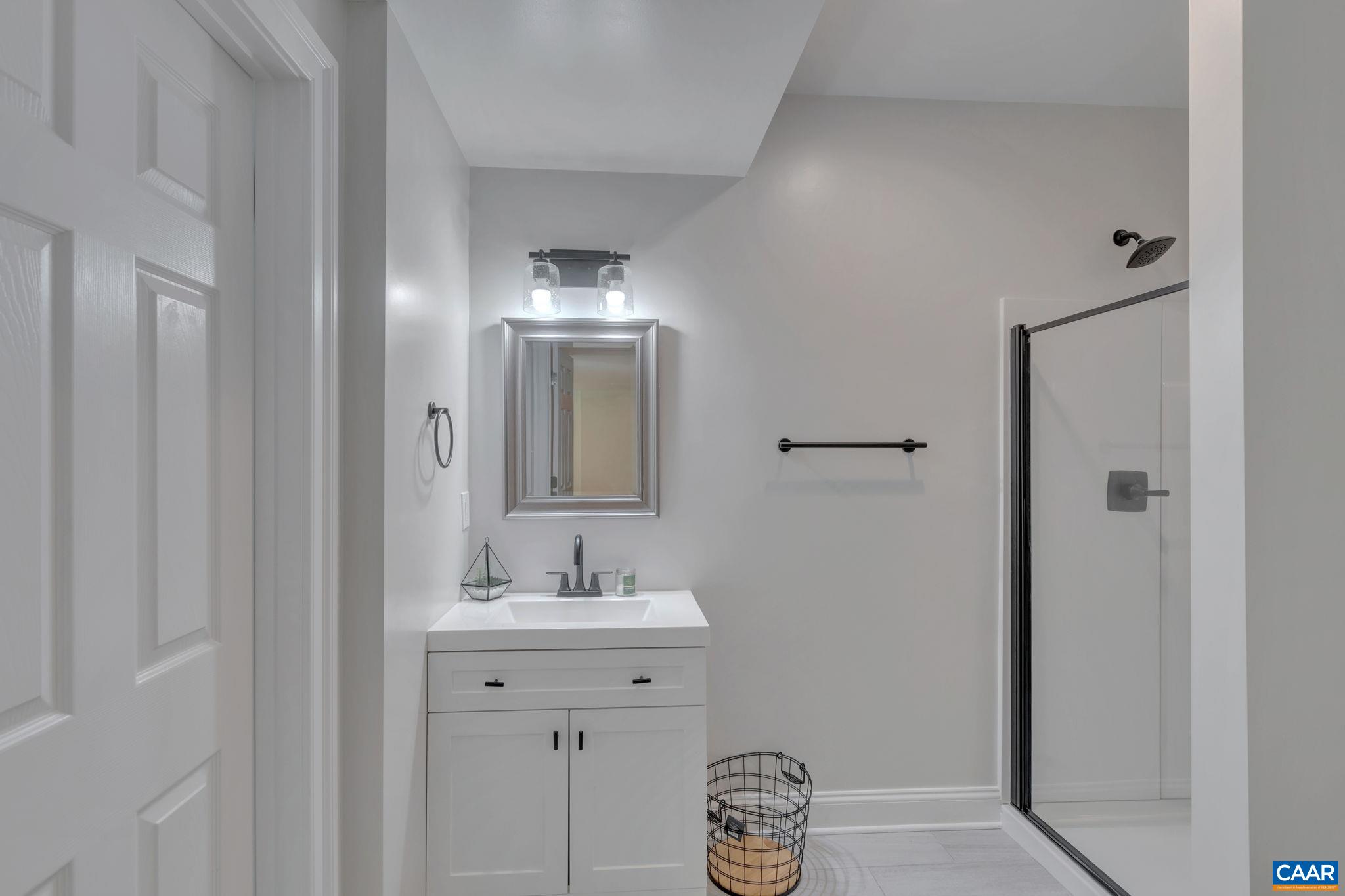 124 MORGAN CT