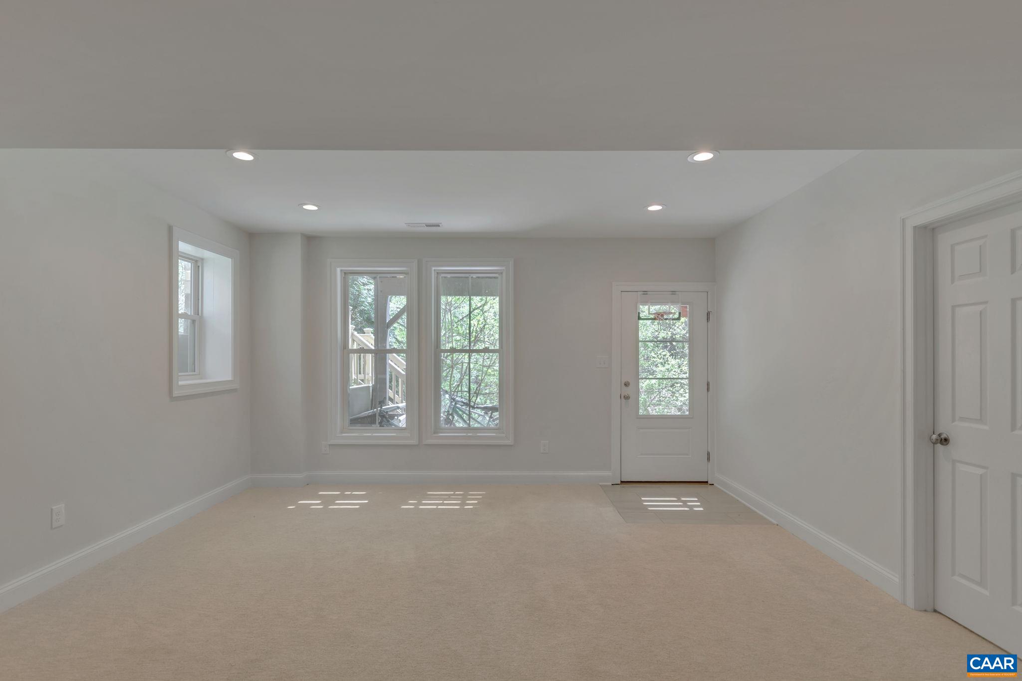 124 MORGAN CT