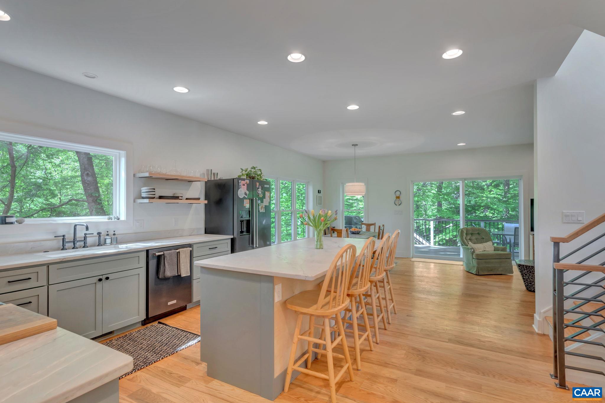 2335 HIGHLAND AVE