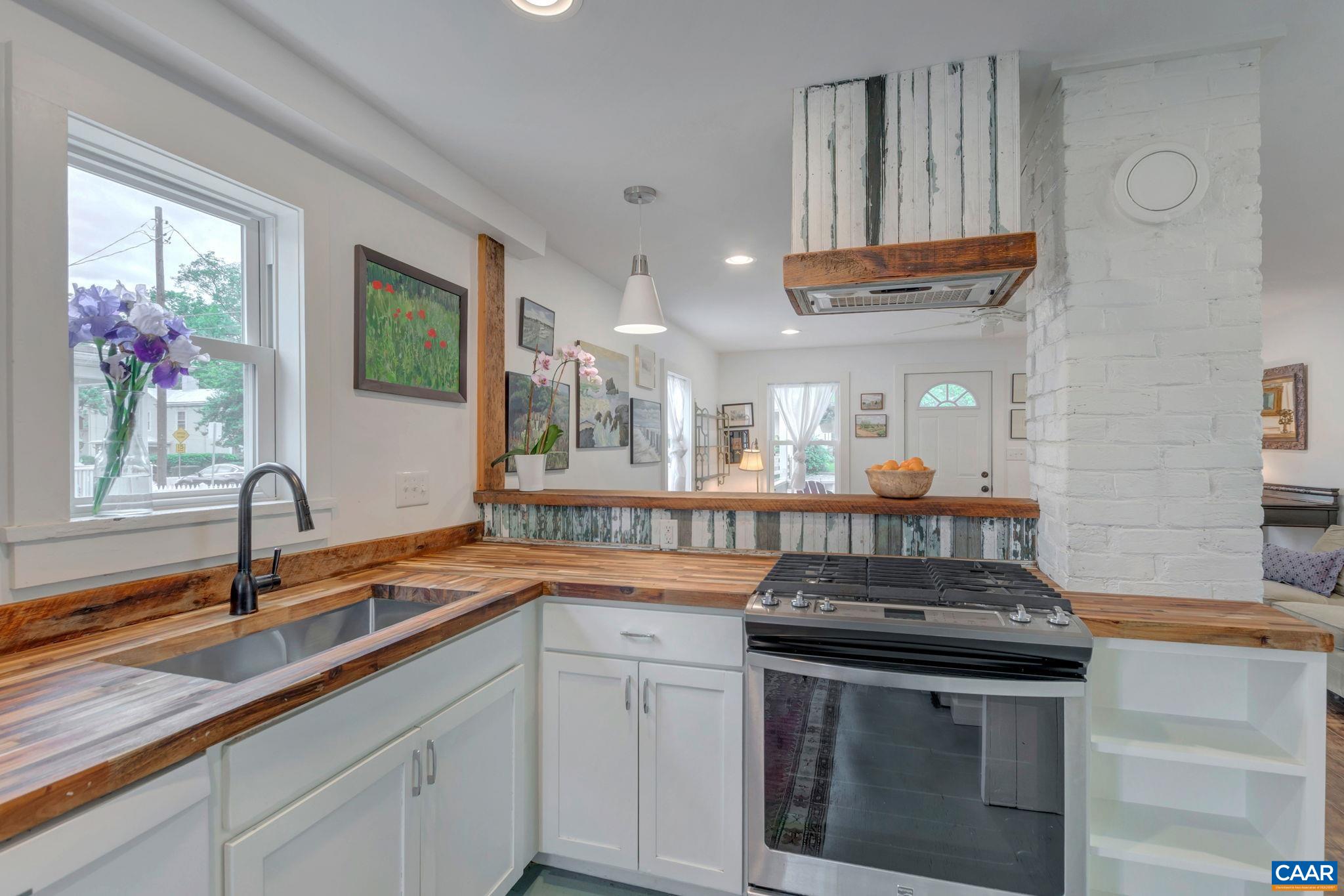 326 NW 10 1/2 ST