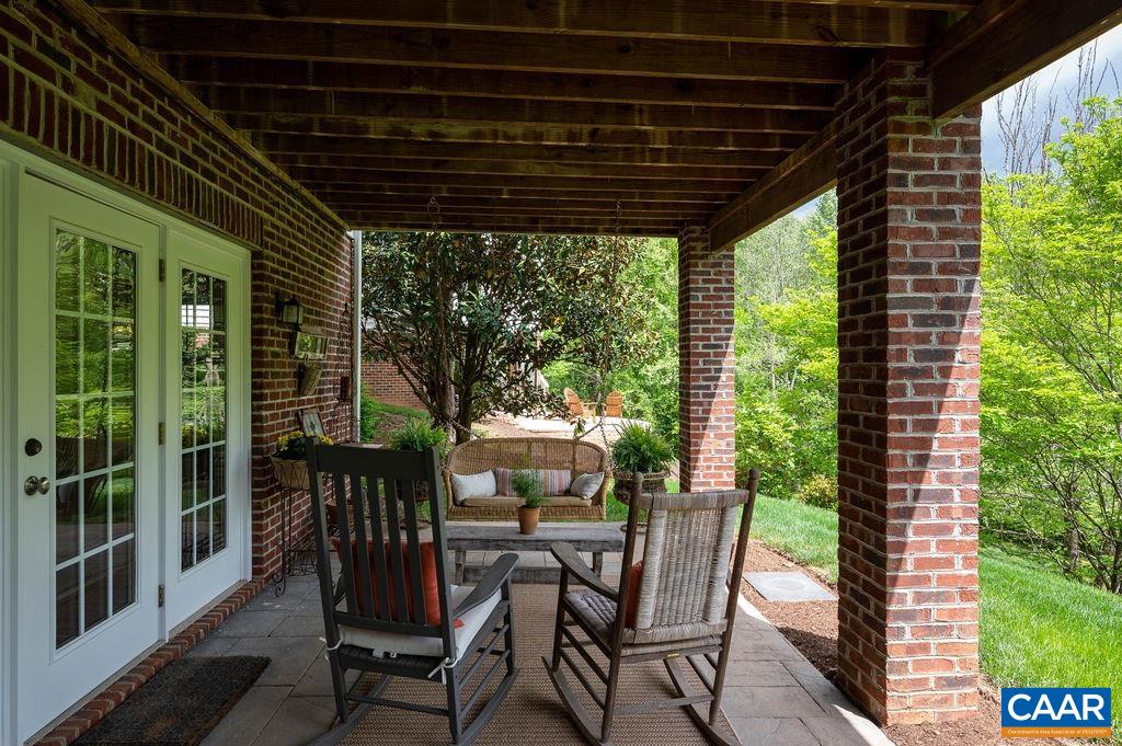 3382 TURNBERRY CIR
