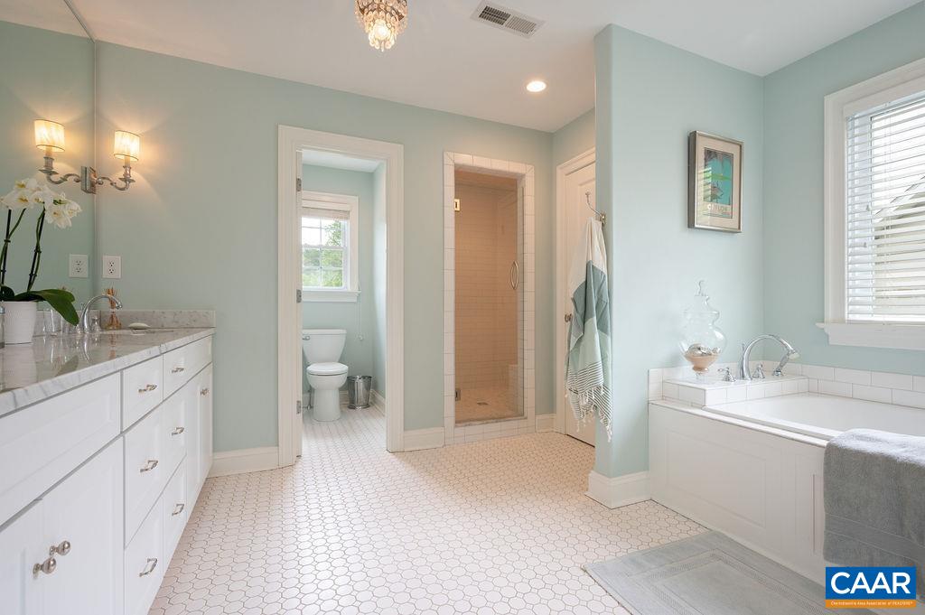 3382 TURNBERRY CIR