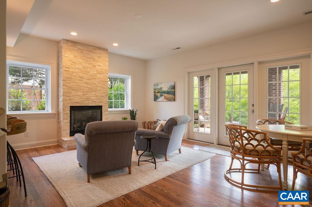 3382 TURNBERRY CIR