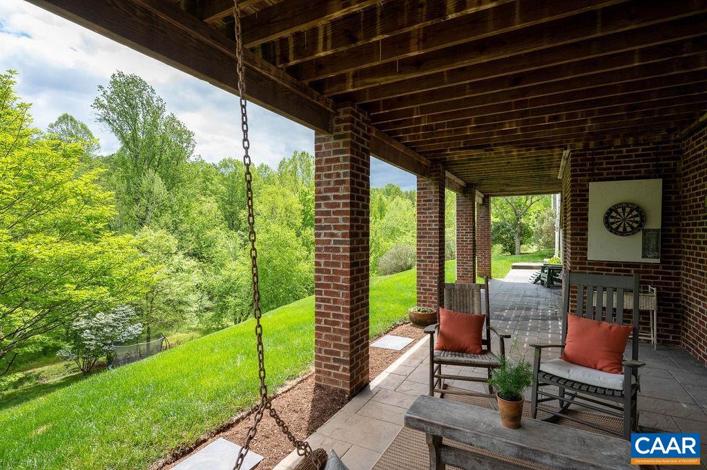 3382 TURNBERRY CIR