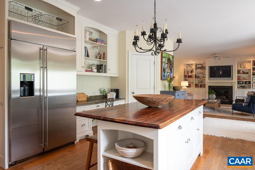 3382 TURNBERRY CIR