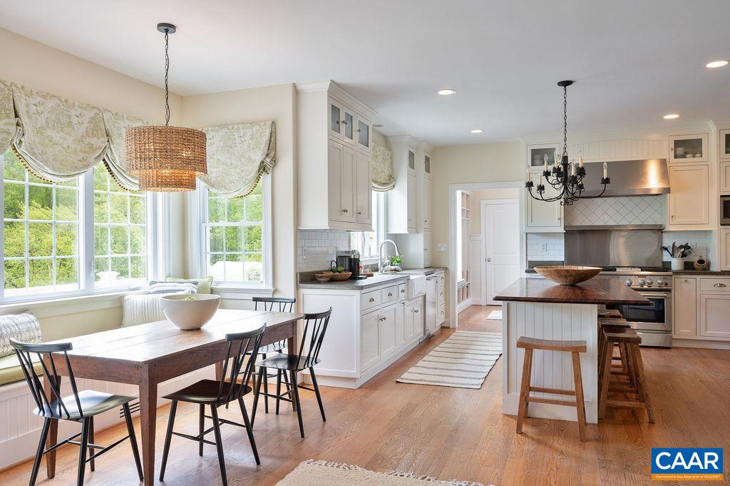 3382 TURNBERRY CIR