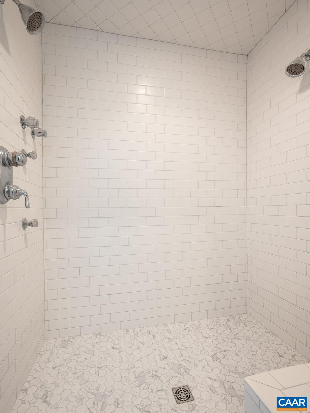 3382 TURNBERRY CIR