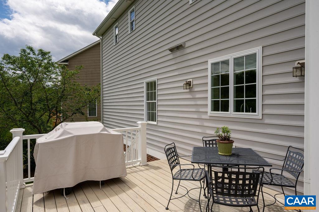 3382 TURNBERRY CIR
