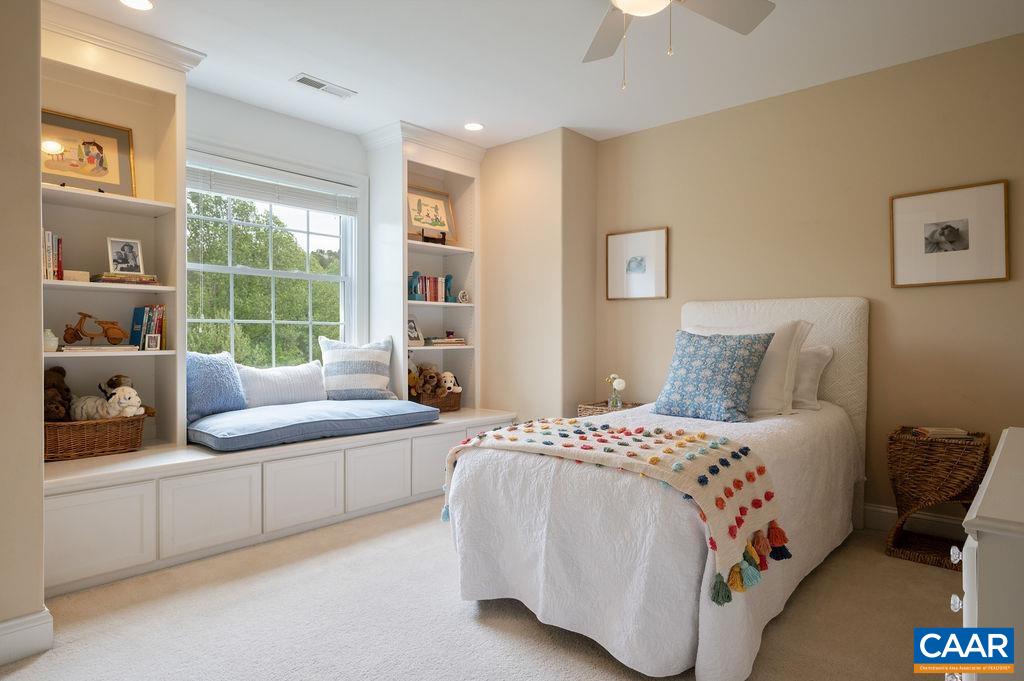 3382 TURNBERRY CIR