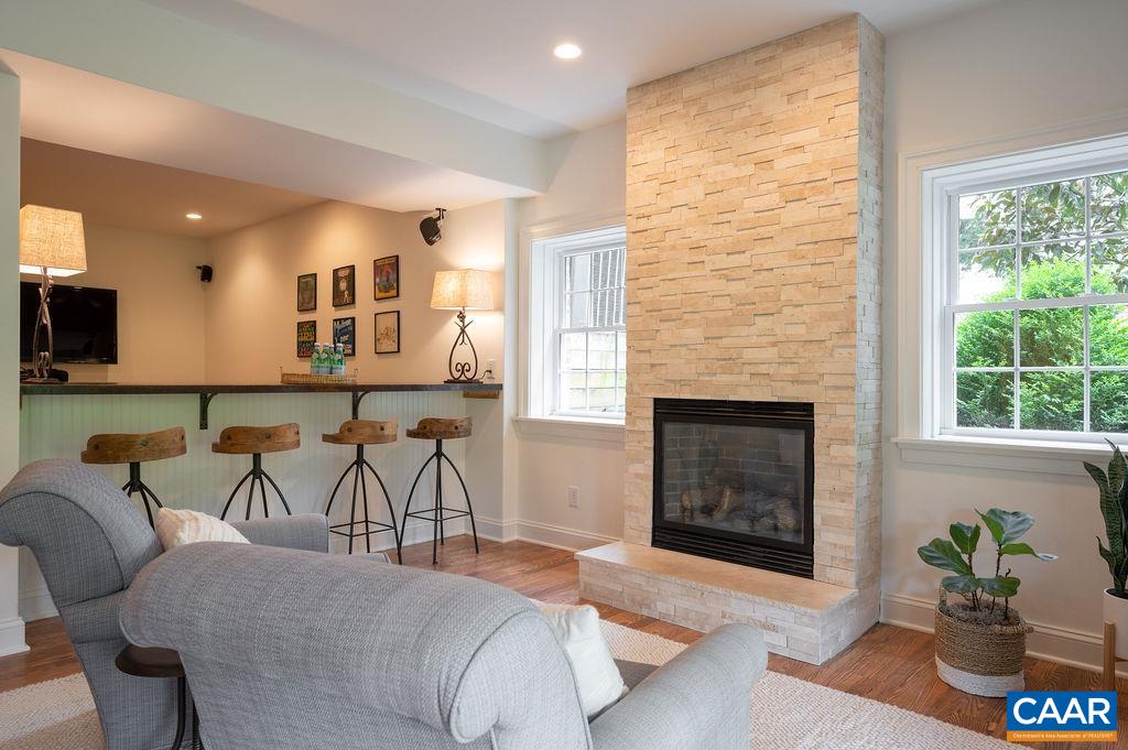 3382 TURNBERRY CIR