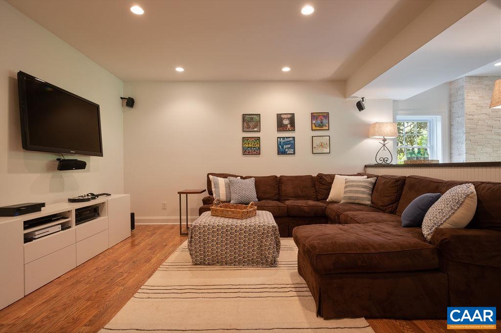 3382 TURNBERRY CIR