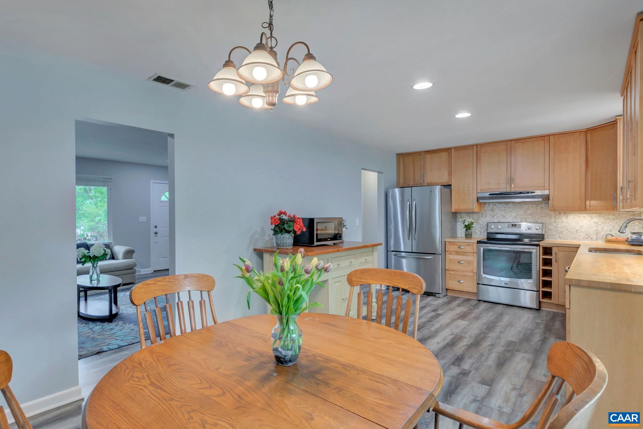 713 VILLAGE RD