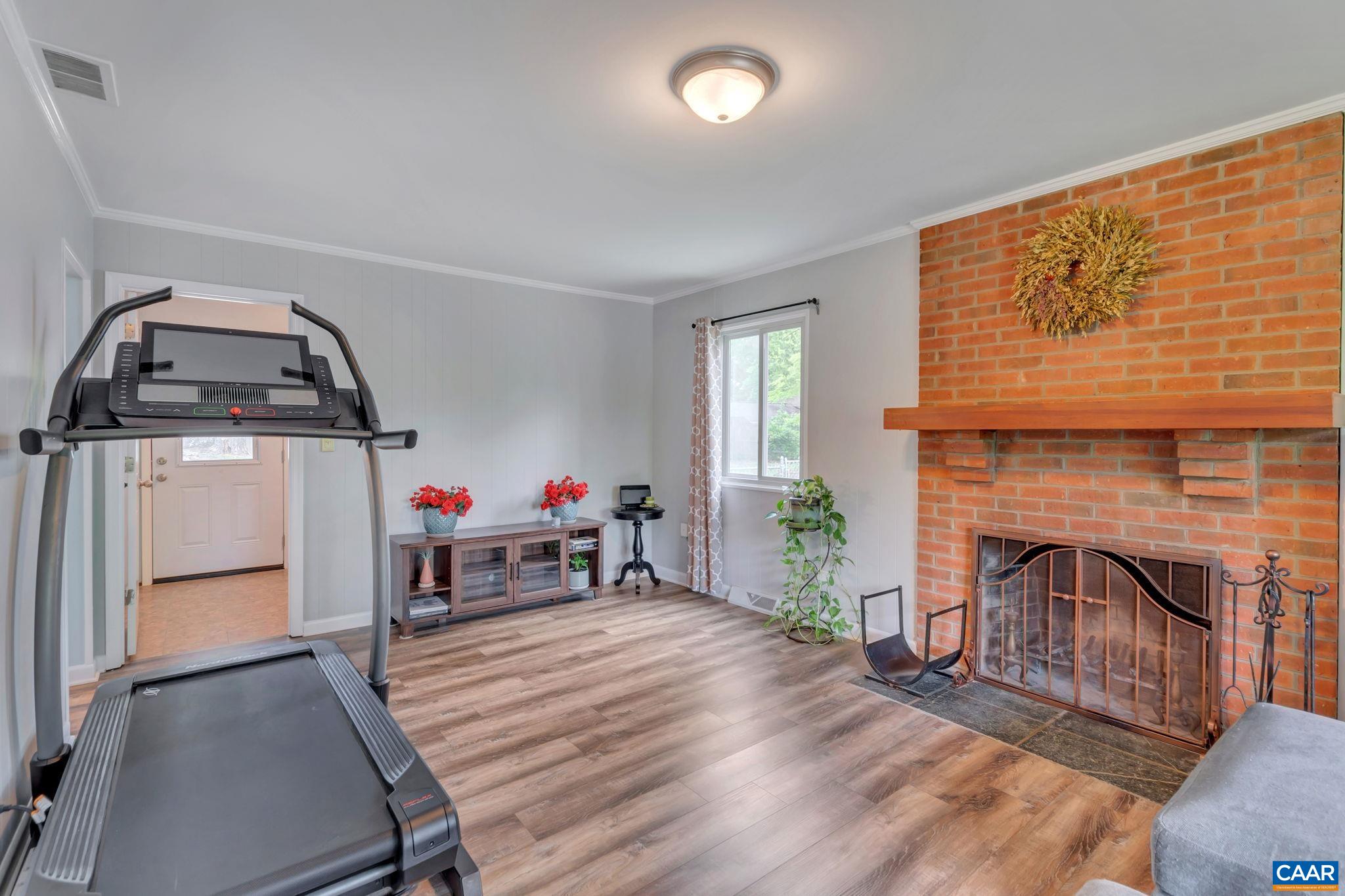 713 VILLAGE RD