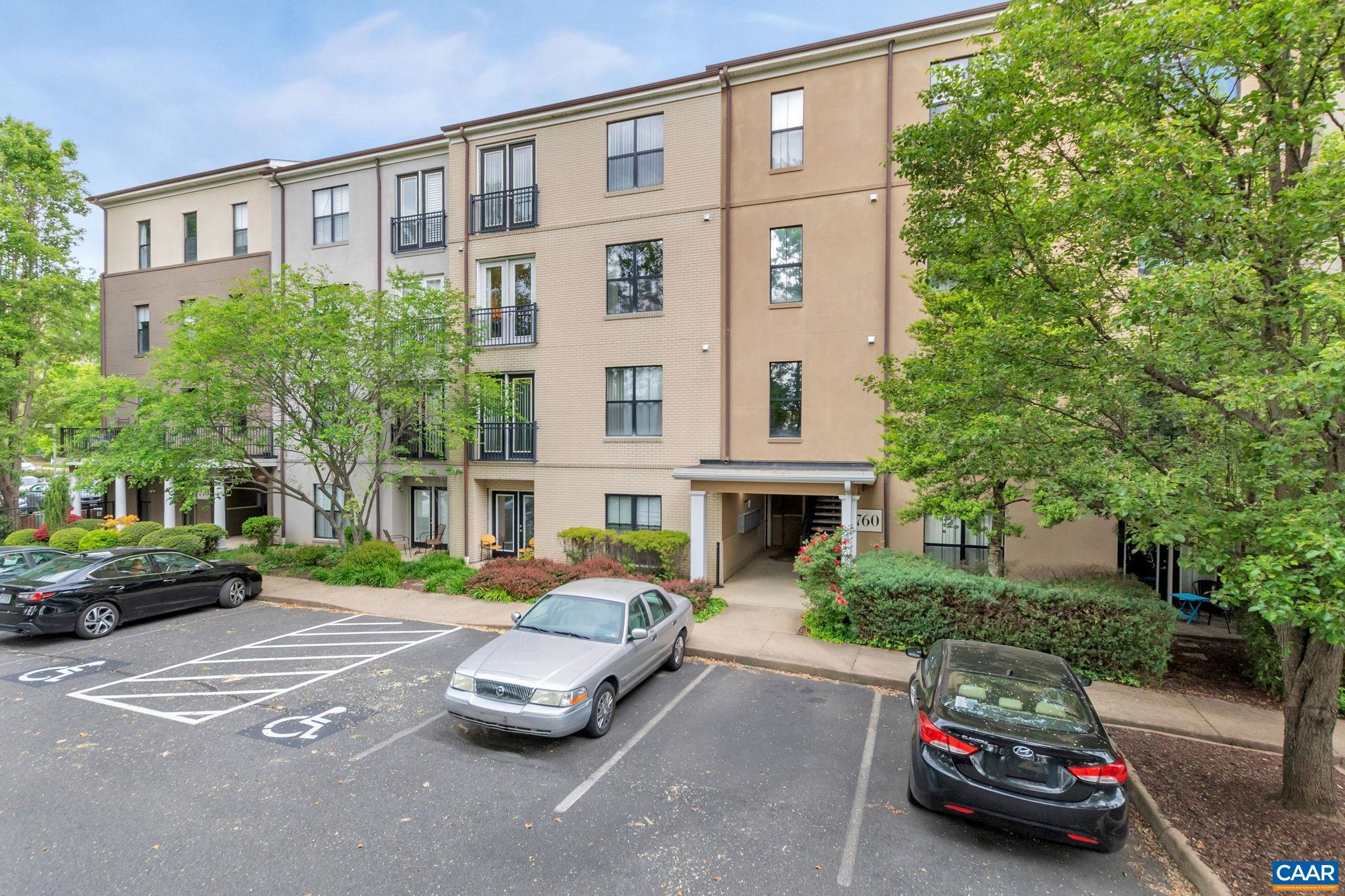 760 WALKER SQ Unit: 3A