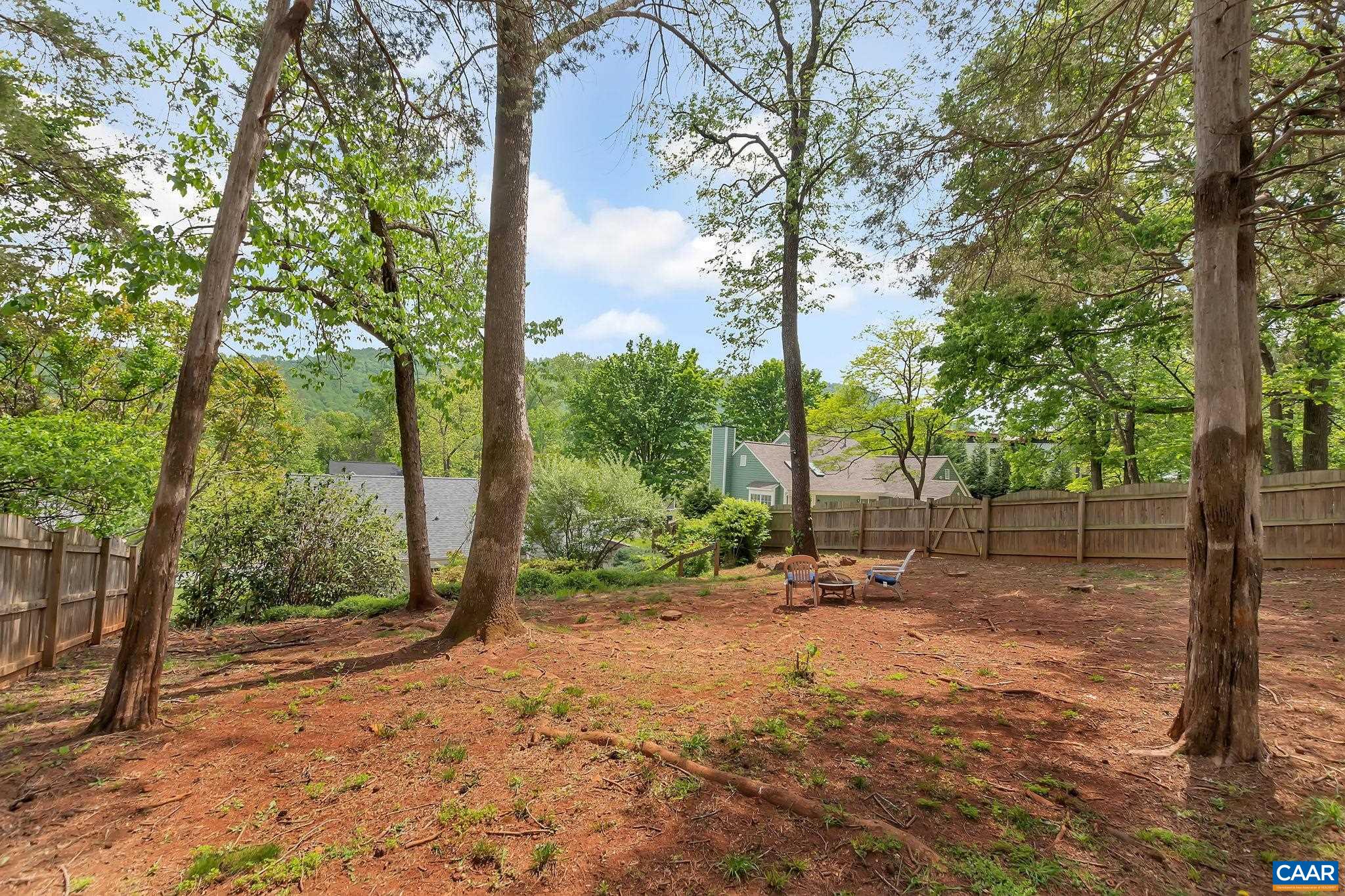 1470 WILLOW LAKE DR