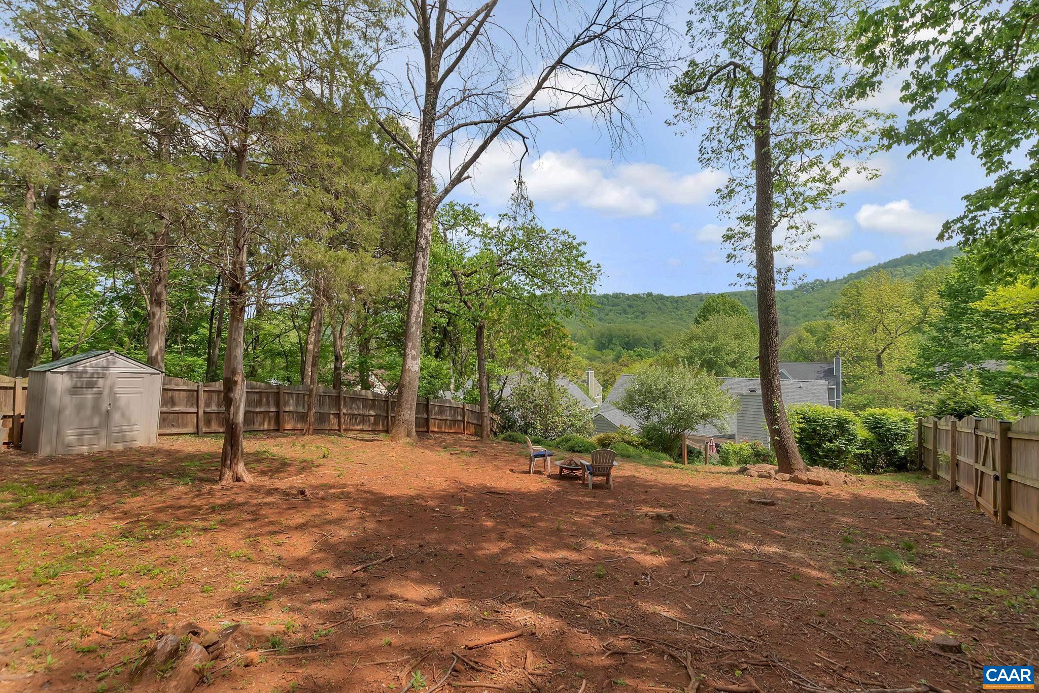 1470 WILLOW LAKE DR