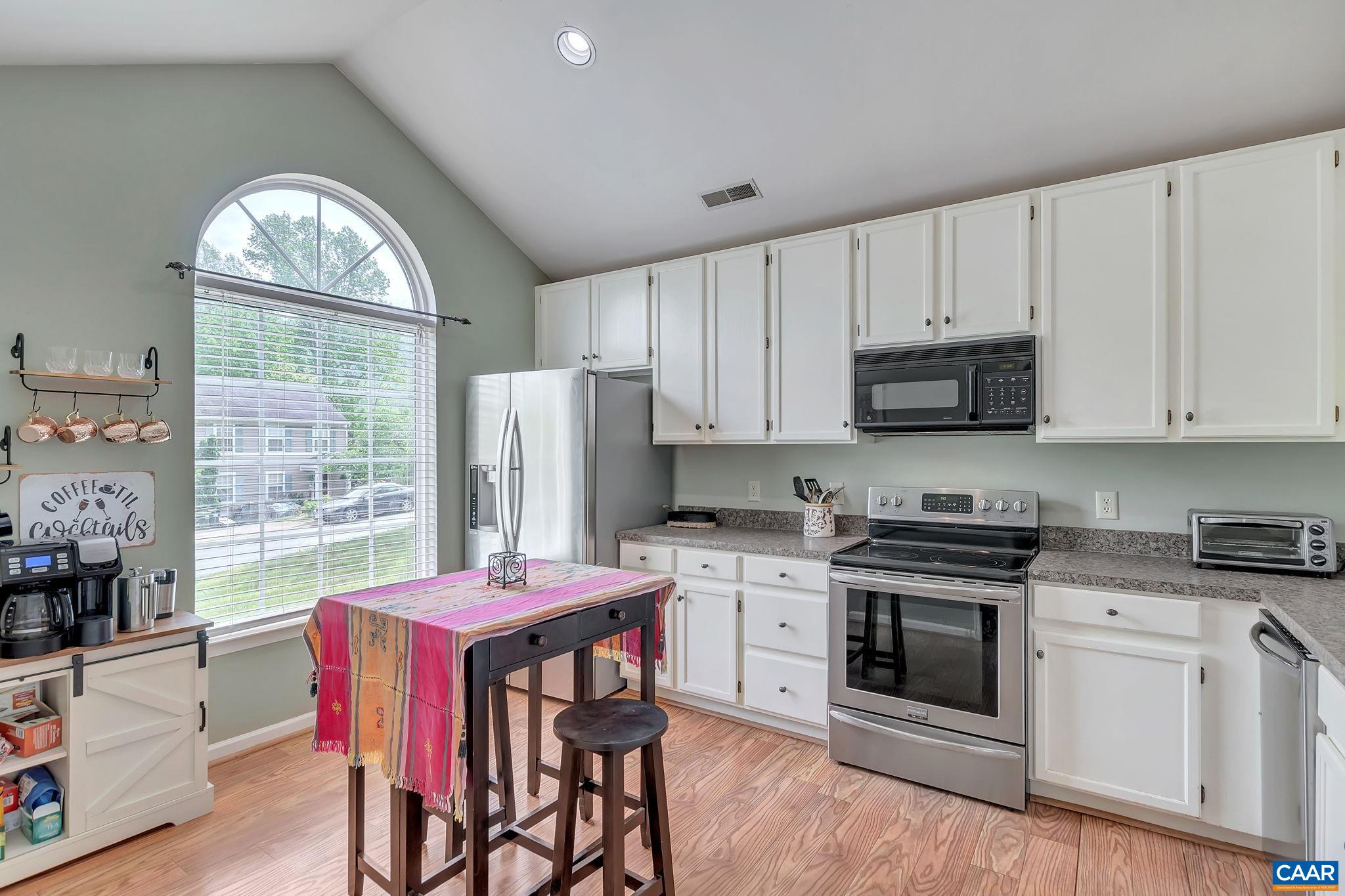 1470 WILLOW LAKE DR