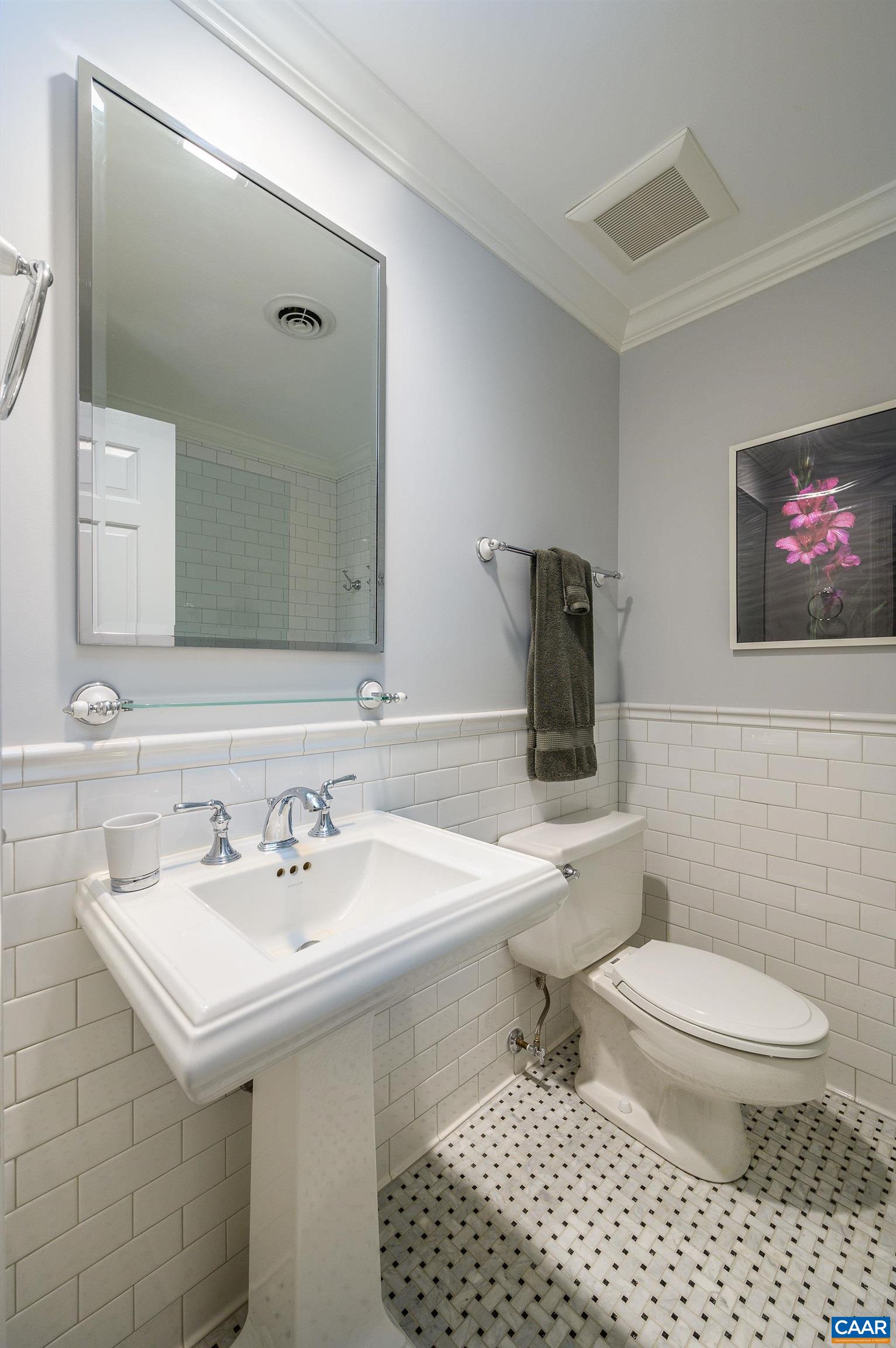 1075 OLD GARTH RD