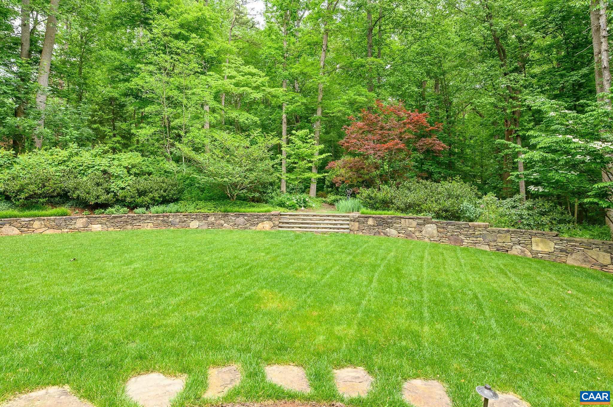 1075 OLD GARTH RD