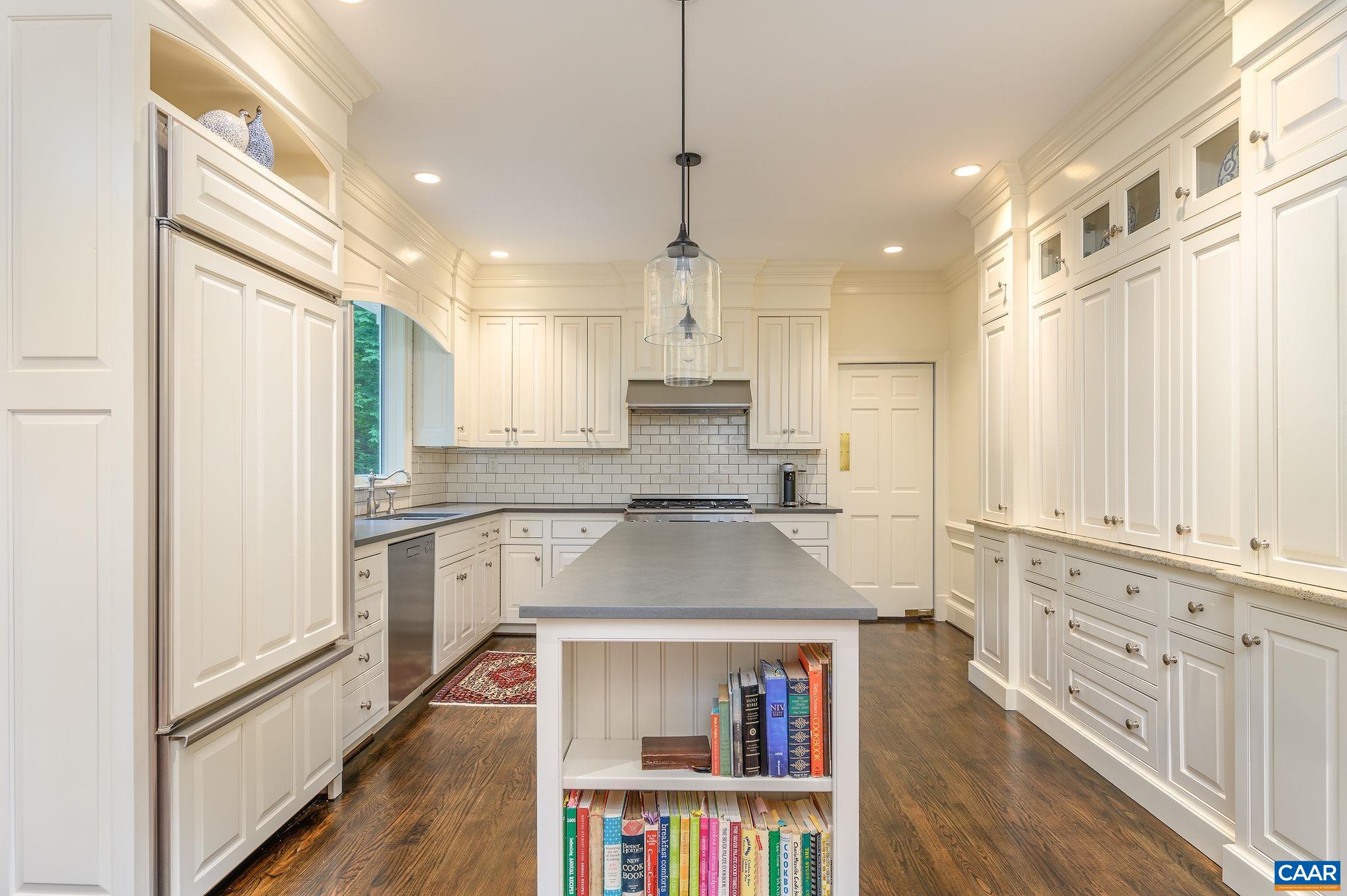 1075 OLD GARTH RD