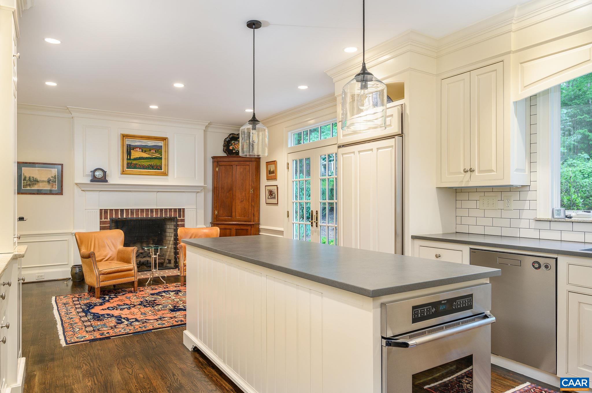 1075 OLD GARTH RD