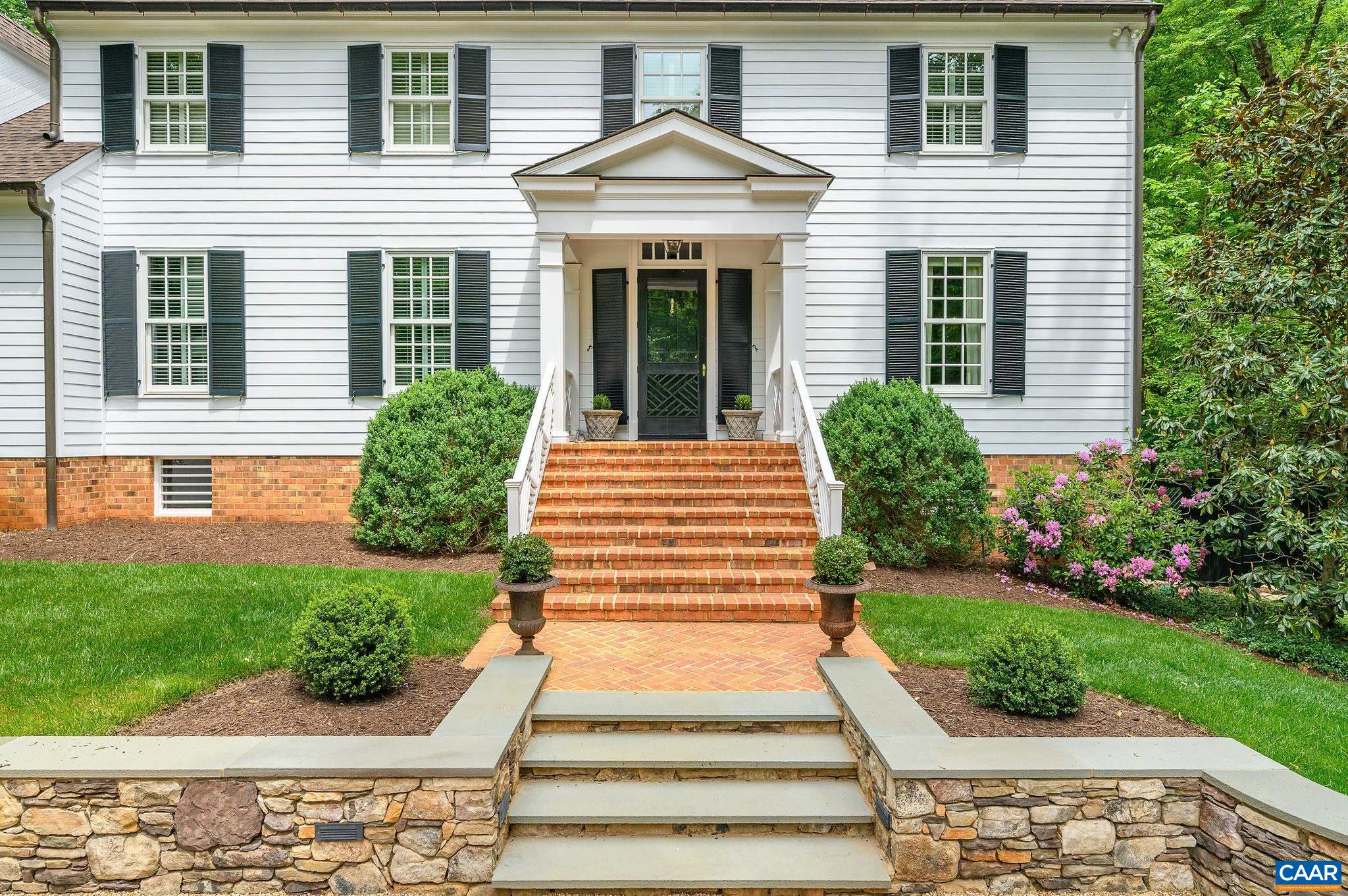 1075 OLD GARTH RD
