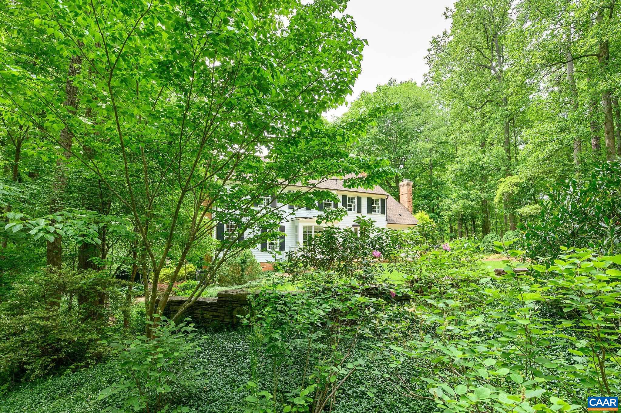 1075 OLD GARTH RD