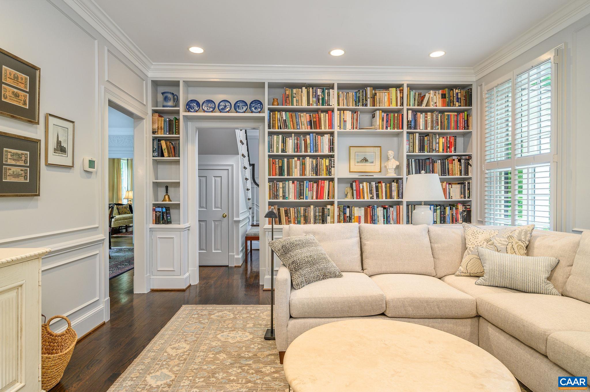 1075 OLD GARTH RD