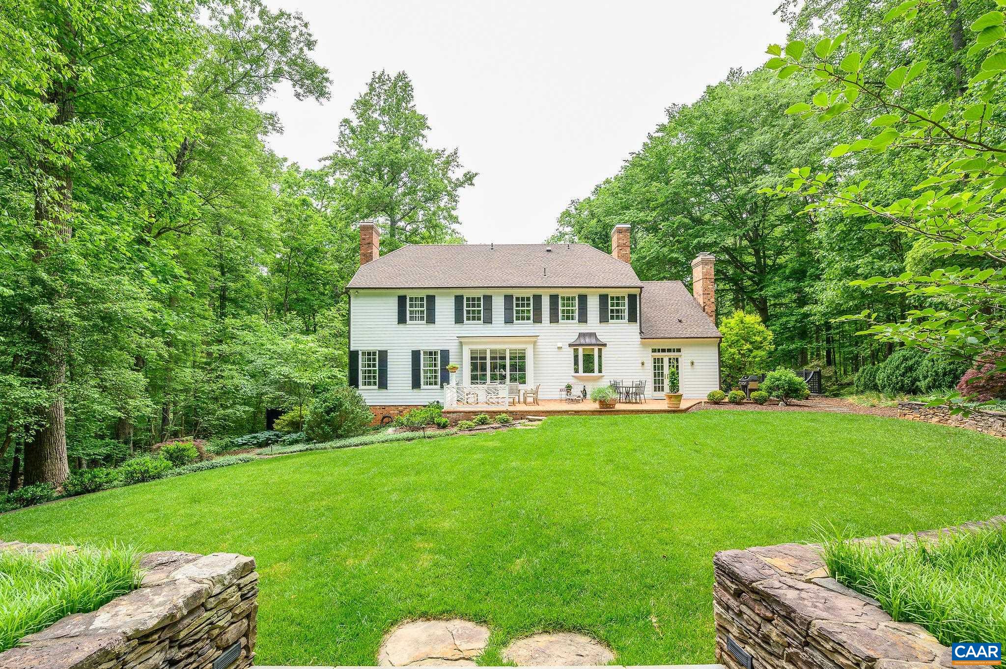 1075 OLD GARTH RD