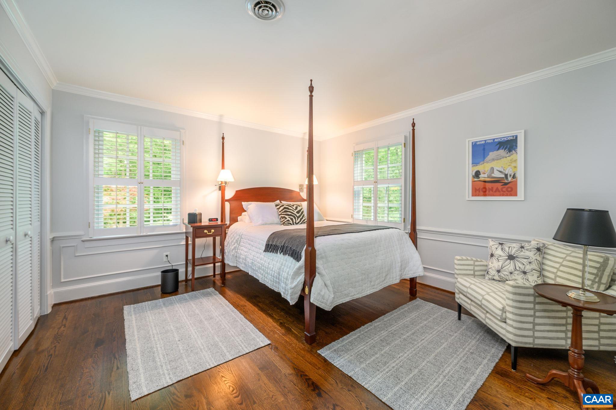 1075 OLD GARTH RD