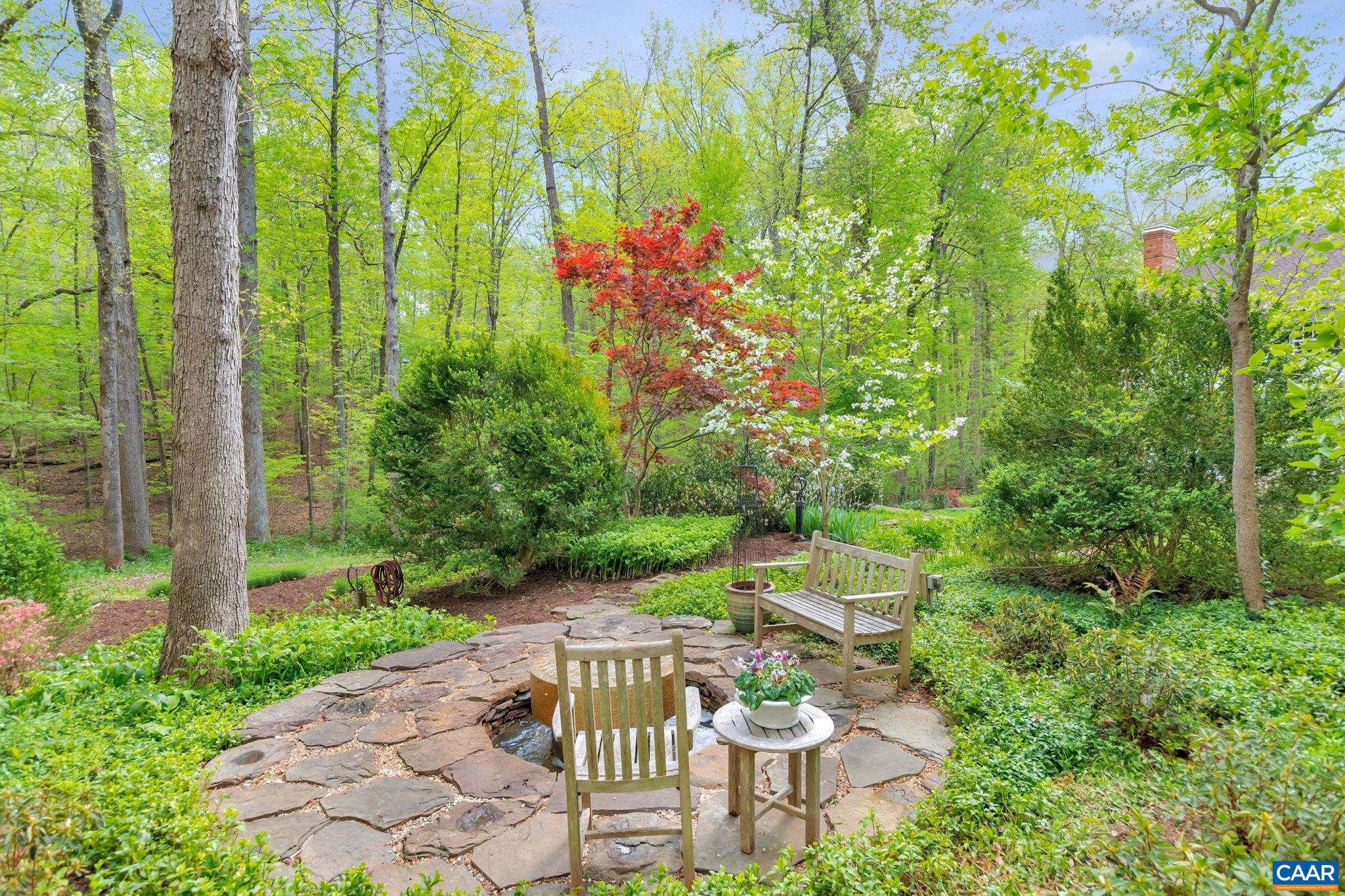 1075 OLD GARTH RD