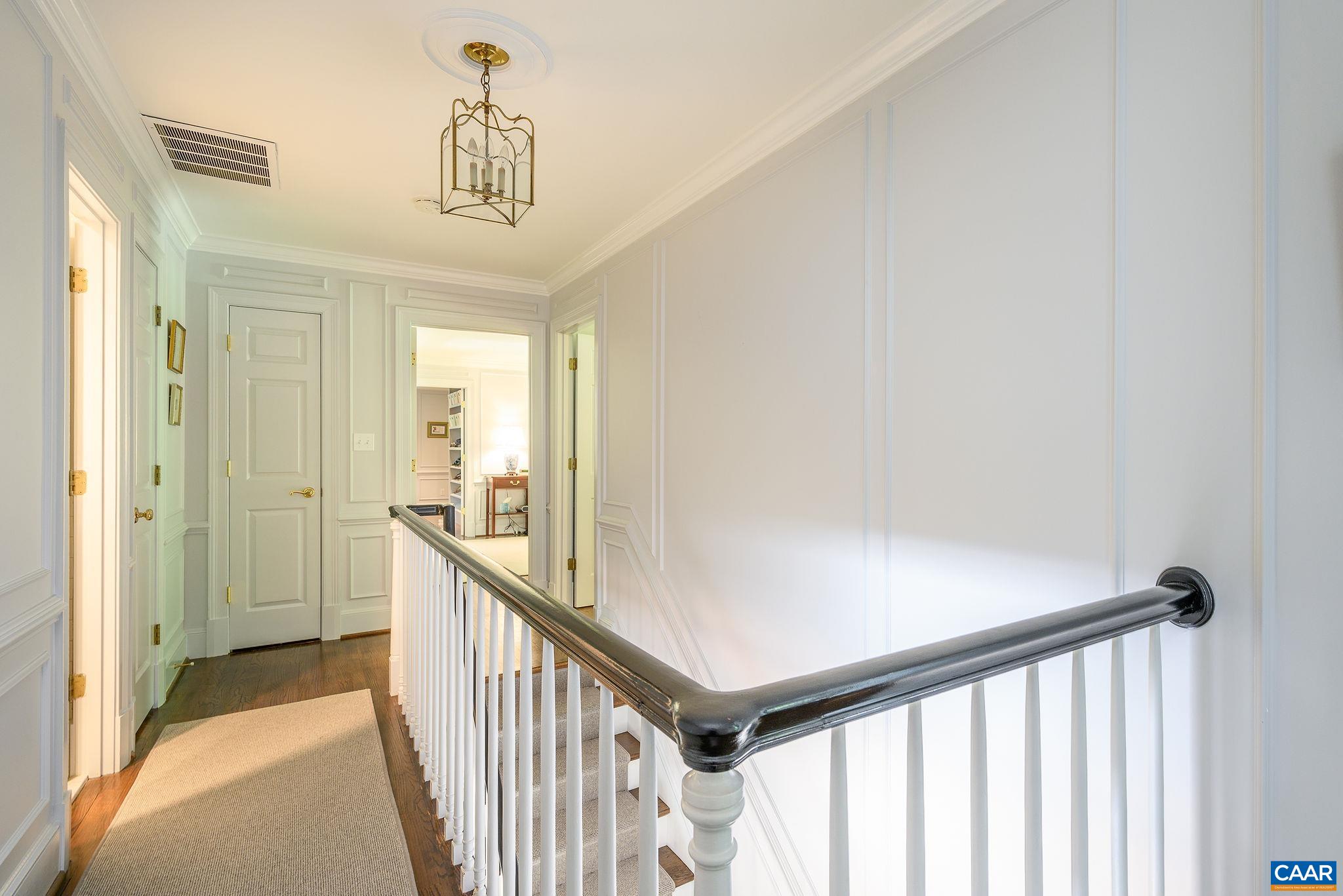 1075 OLD GARTH RD