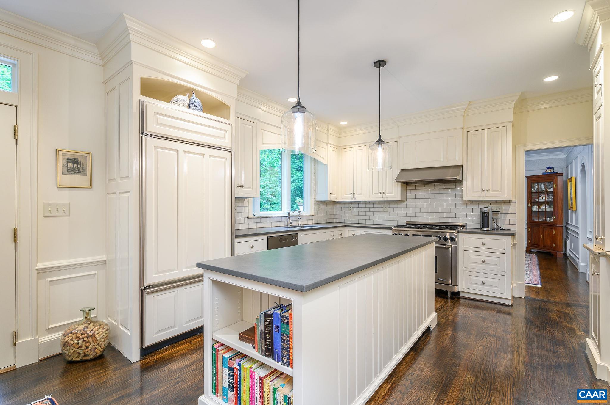 1075 OLD GARTH RD