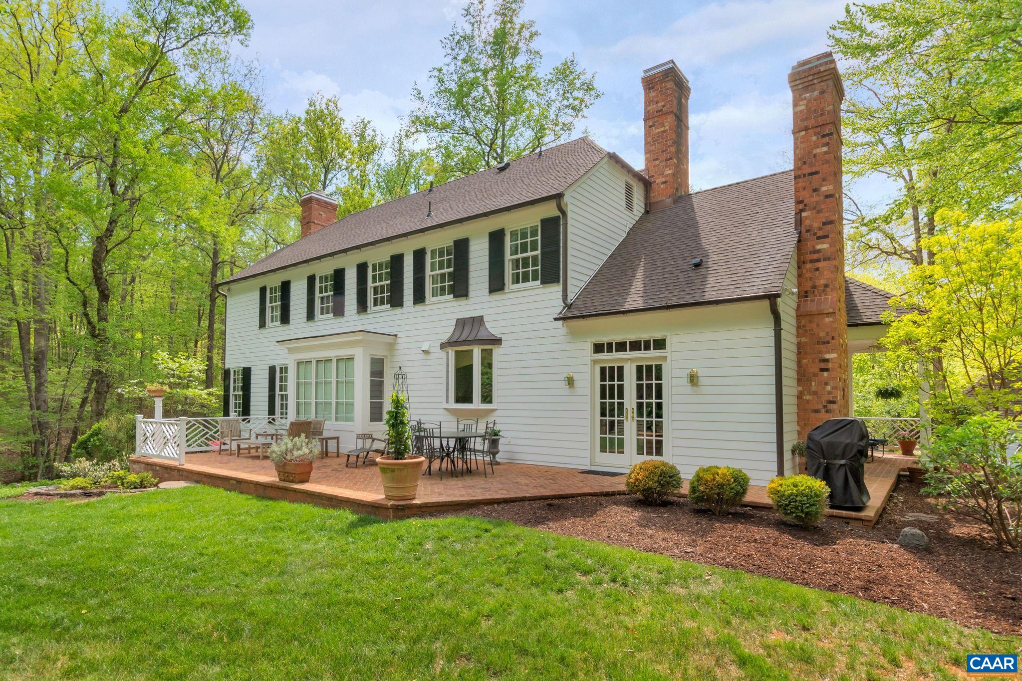 1075 OLD GARTH RD