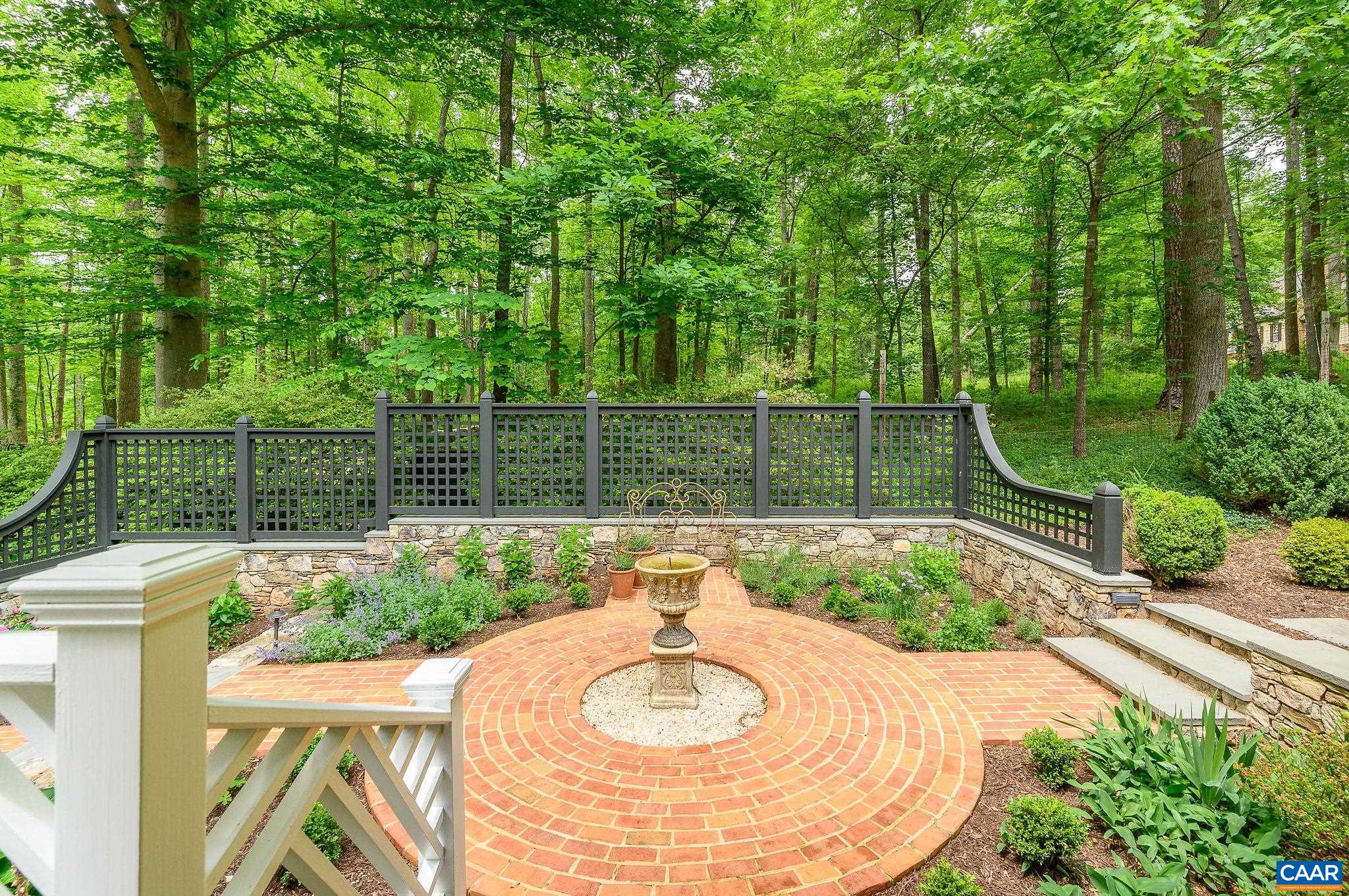 1075 OLD GARTH RD