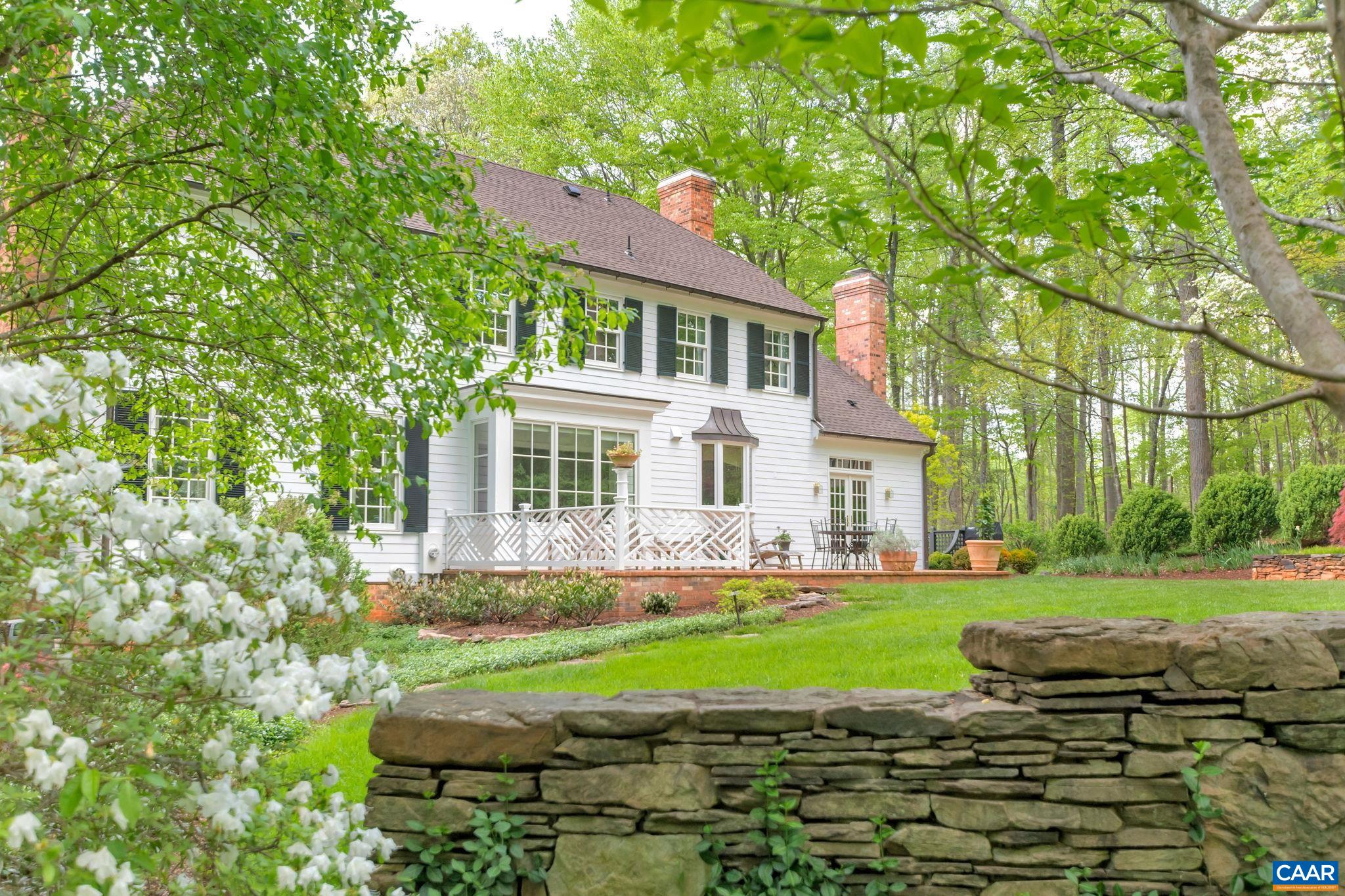 1075 OLD GARTH RD